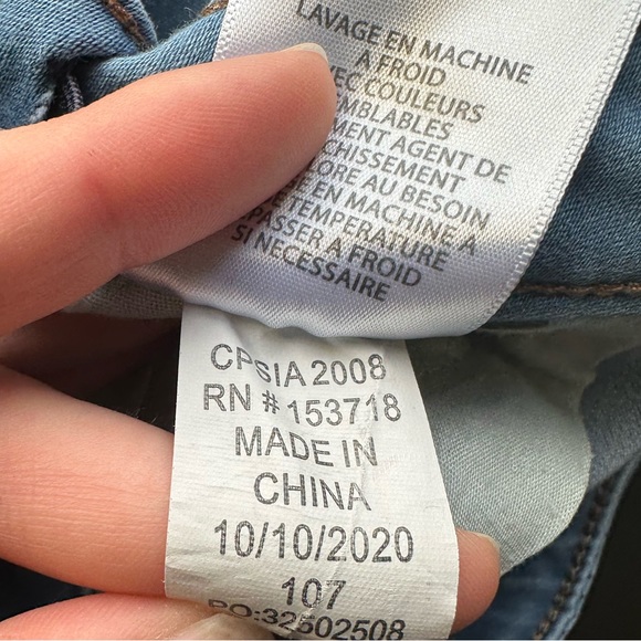 Joe’s Jeans Kids Lightwash Knee Length Soft Stretchy Shorts Size 10 EUC - Picture 7 of 7